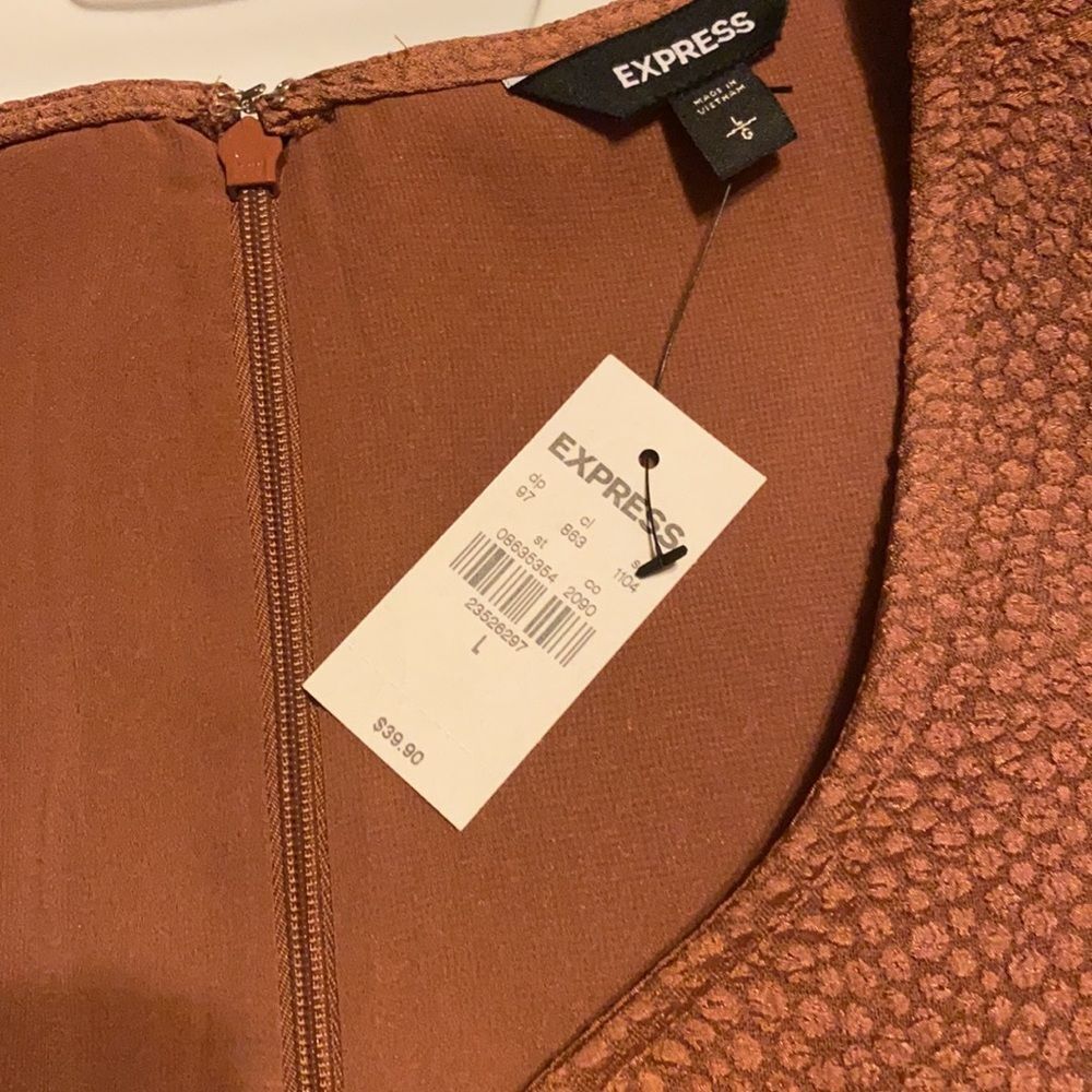 Express Ruffle Top sz. L NWT - Picture 2 of 3